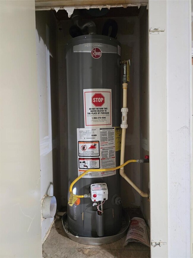 Building Photo - 11909 Big Sky Dr