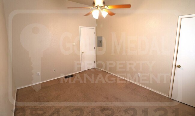 Building Photo - 4408 Jeff Scott Dr