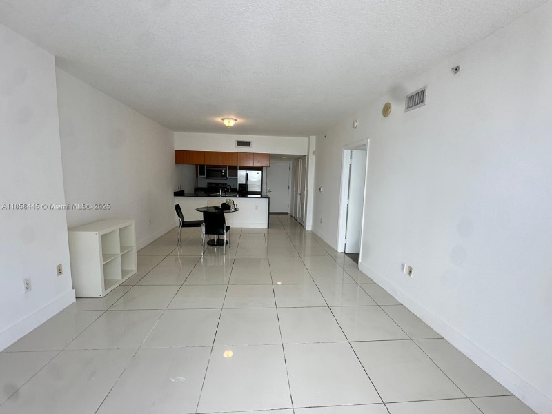 Building Photo - 1750 N Bayshore Dr