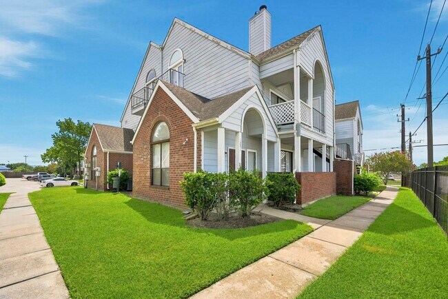 Building Photo - 14550 Fonmeadow Dr