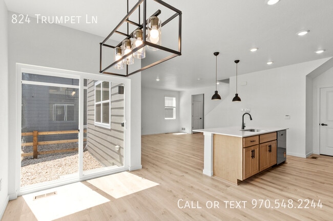 Building Photo - 824 Trumpet Ln