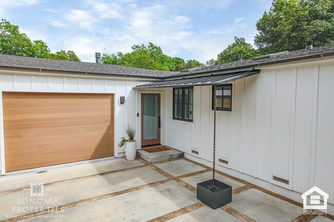 Building Photo - 282 Richards Blvd