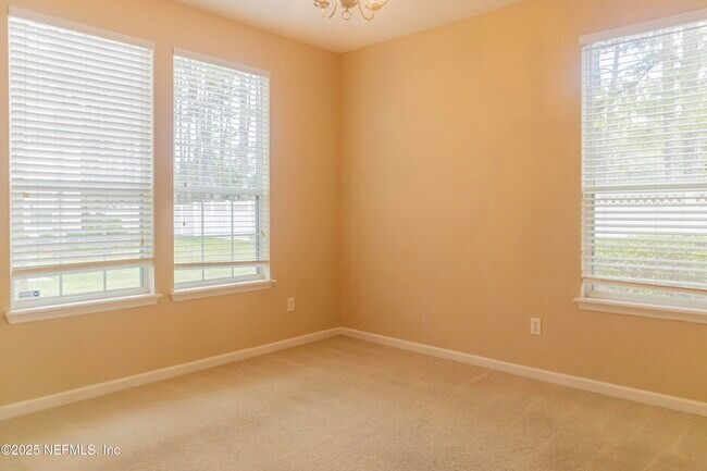 Building Photo - 625 Oakleaf Plantation Pkwy
