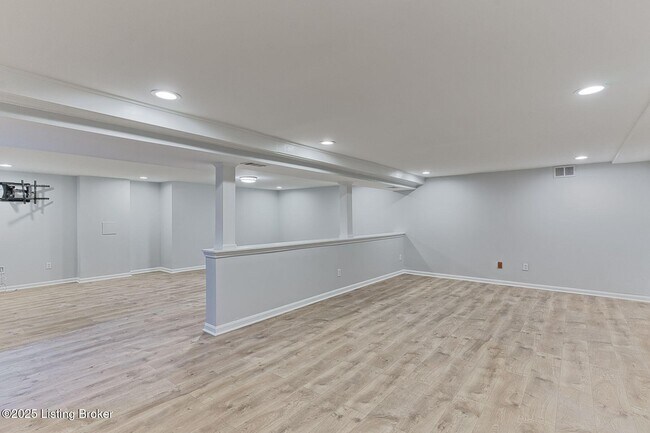Building Photo - 6714 Copperfield Rd