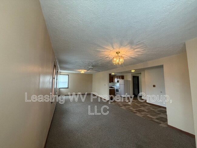 Building Photo - 2806 Putnam Ave