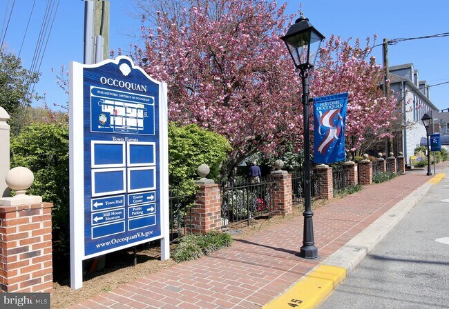 Building Photo - 455 Fortress Way