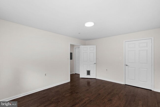 Building Photo - 673 Constellation Square SE