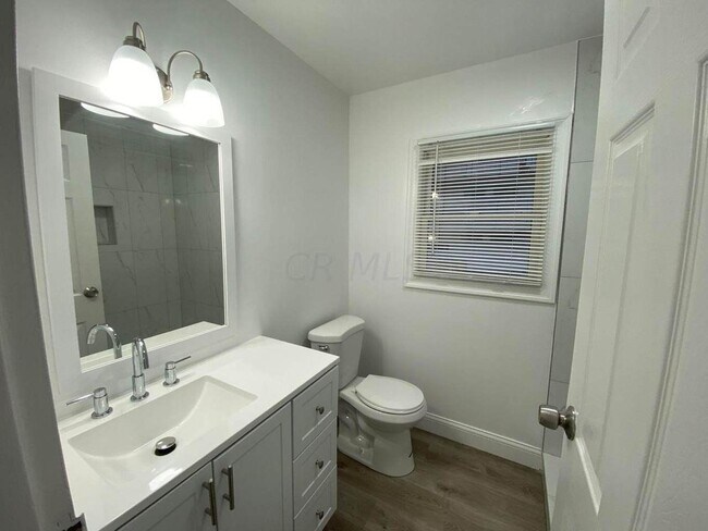 Building Photo - 3285 Sullivant Ave