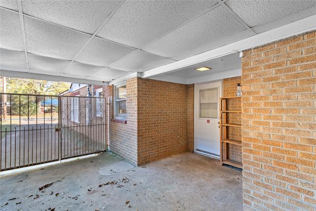 Building Photo - 3618 Gilbert Dr