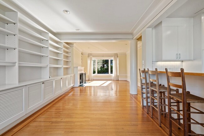 Building Photo - Eureka Valley/Castro 4 Bed + Bonus Room, 3 Bath, 2 Car Garage, City & Valley Views