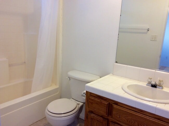 Building Photo - 1516 Hadar Rd