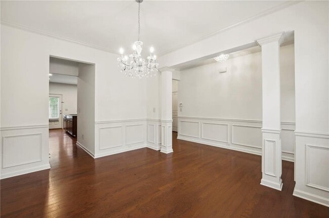 Building Photo - 4950 Hazelwood Dr