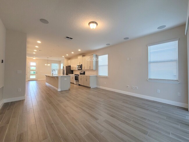 Building Photo - Beautiful 3-Bedroom Home in the Desirable ...