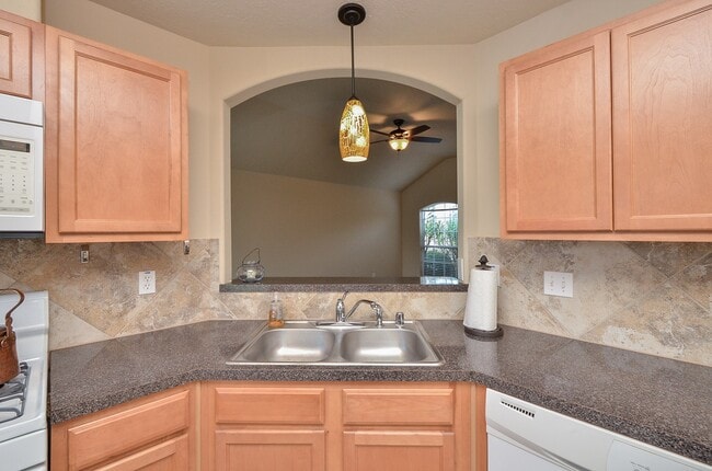 Building Photo - 15522 Forest Creek Farms Dr
