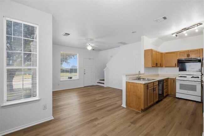 Building Photo - 13808 Harris Ridge Blvd
