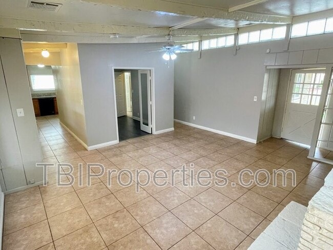 Building Photo - 156 E Marshall Blvd