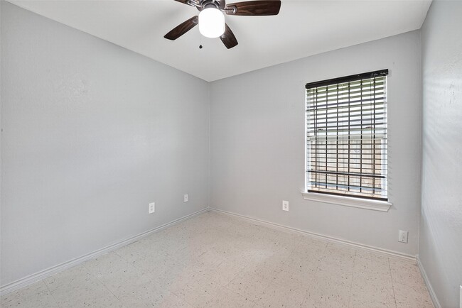 Building Photo - 11411 Roandale Dr