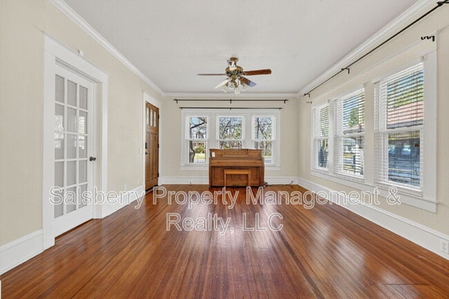 Building Photo - 212 N Grand Ave