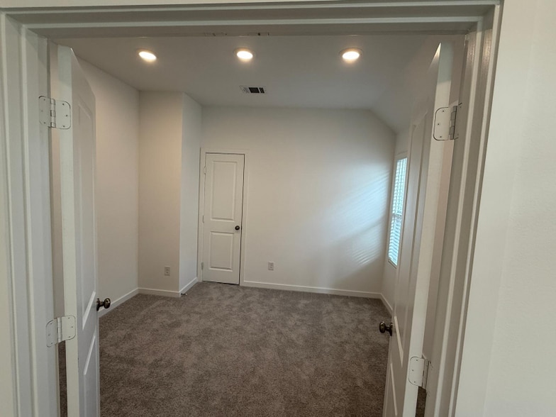 Building Photo - 6423 Serenity Terrace Dr