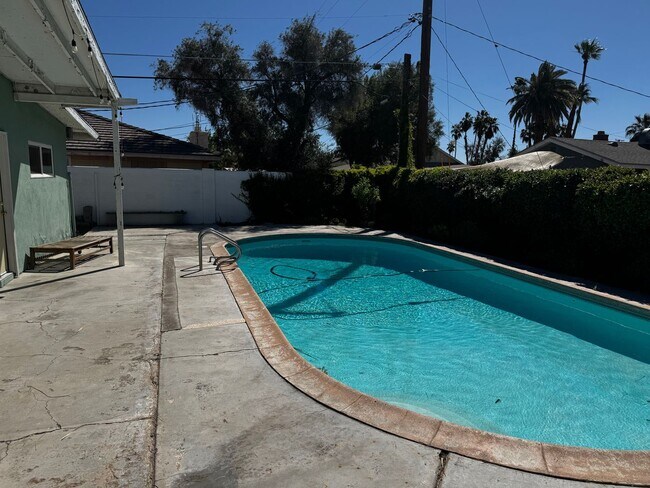 Building Photo - Mid-Century Home with Pool – Heart of Vegas