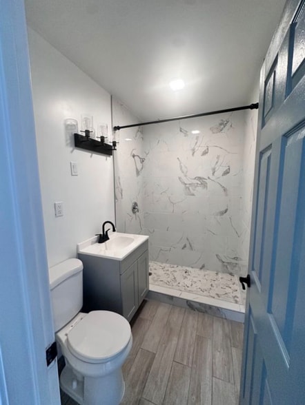 Building Photo - 422 E Grand Ave