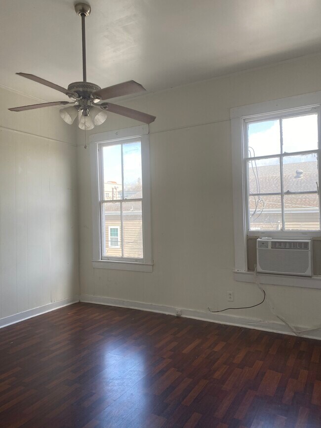 Primary Photo - 4000 Prytania St
