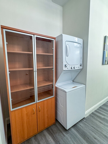 Apt 2A - 13 Stanhope St