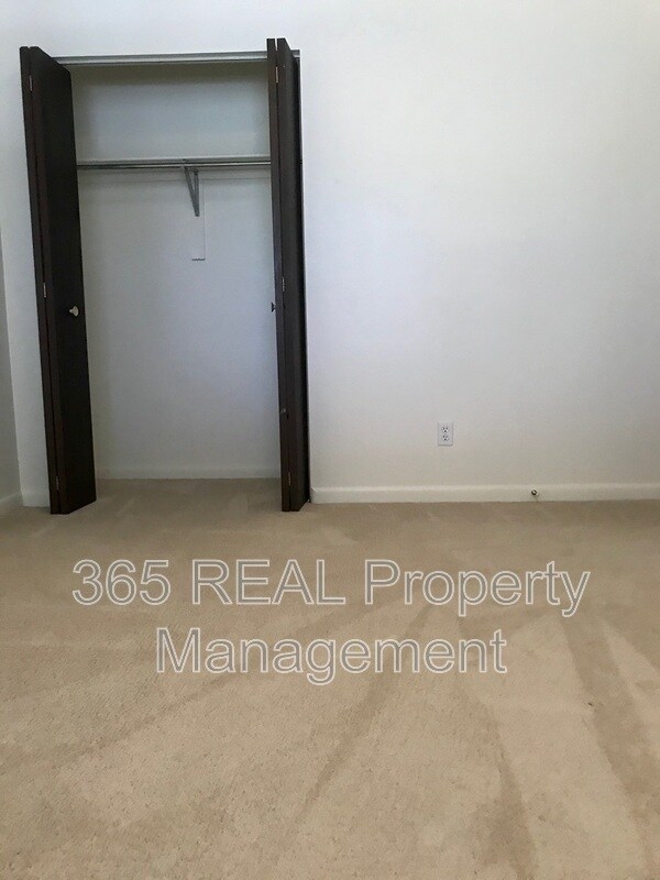 Building Photo - 2141 28th Ave Ct