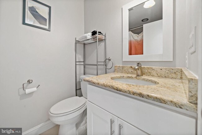 Building Photo - 1517 Latona St