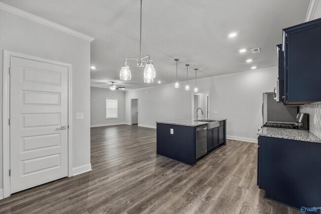 Building Photo - 17246 Chelsea St