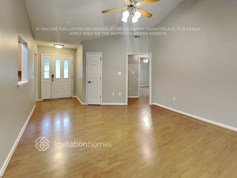 Building Photo - 321 Tamarack Dr