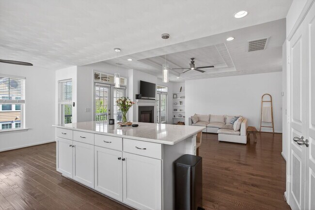 Building Photo - 207 Hearthstone Rch