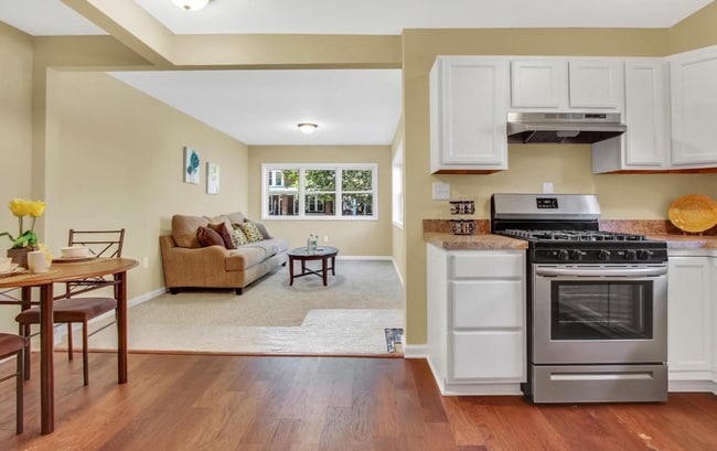 Building Photo - Bright 2 Bedroom, 1 Bath Ranch Style Home in Harrisburg, Pa!