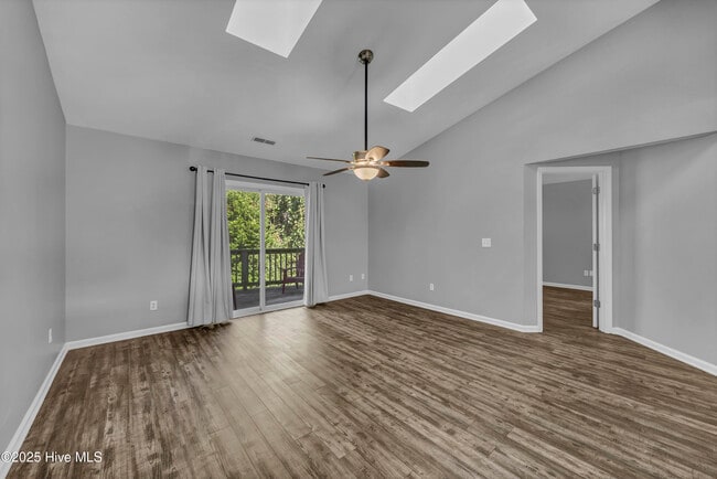Building Photo - 4609 McClelland Dr