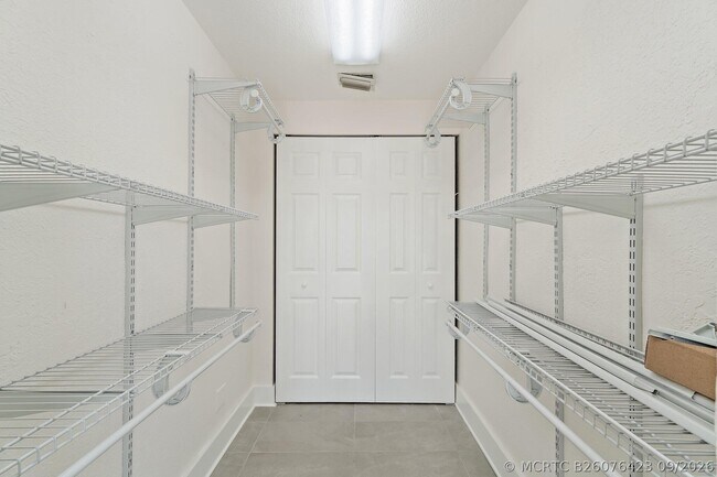 Building Photo - 624 Southwind Cir