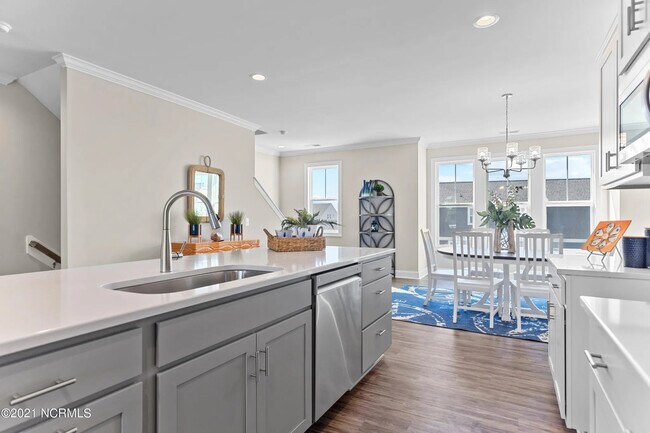 Building Photo - 332 Gannet Pl