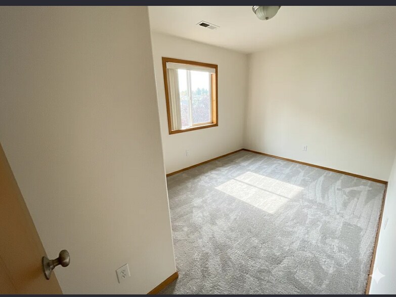 Building Photo - 3437 SW 2nd St