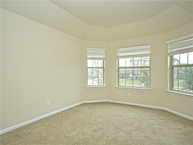Building Photo - Excellent one story home available in Falc...