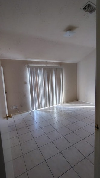 Building Photo - 11023 Crinkleawn Dr