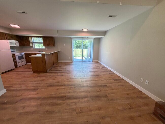 Building Photo - 3602 Hermitage Rd