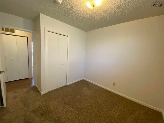 Building Photo - 4133 Moffett Ave