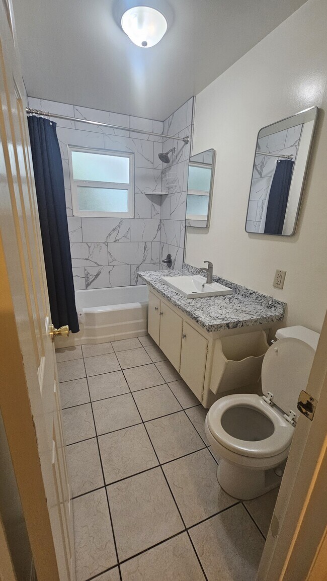 Building Photo - 2375 North Ave