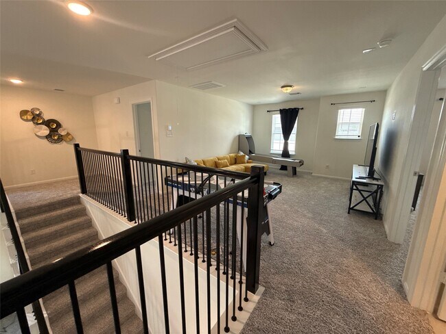 Building Photo - 527 Baobab Wy