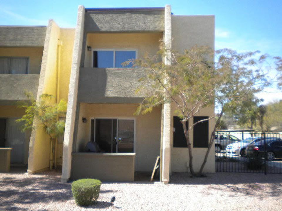Building Photo - 604 E Weber Dr
