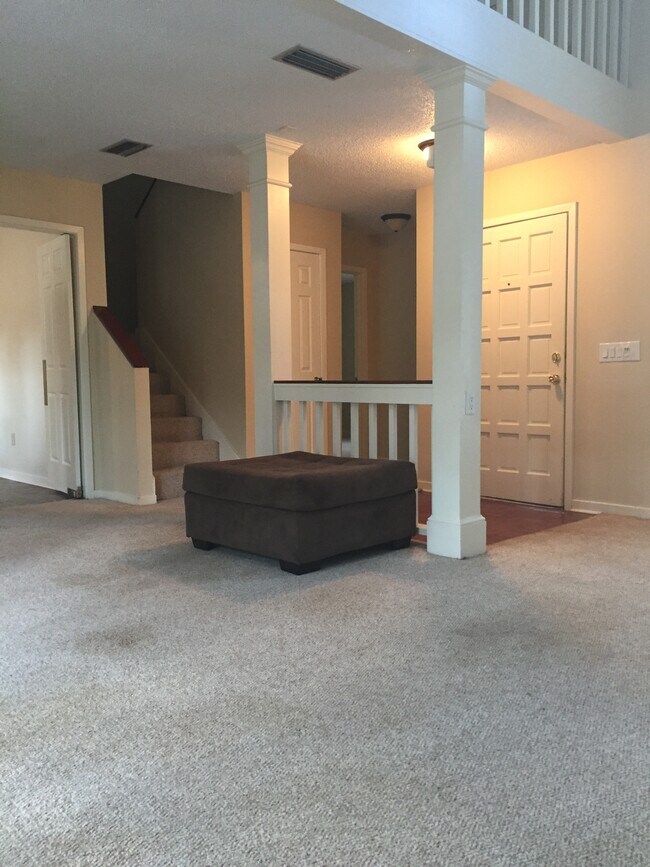 Building Photo - 214 Westbrooke Dr