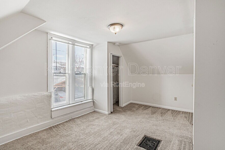 Building Photo - 2033 1/2 Clayton Street