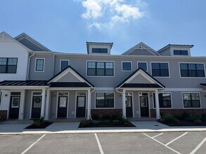 Building Photo - 2102 Emden Ln