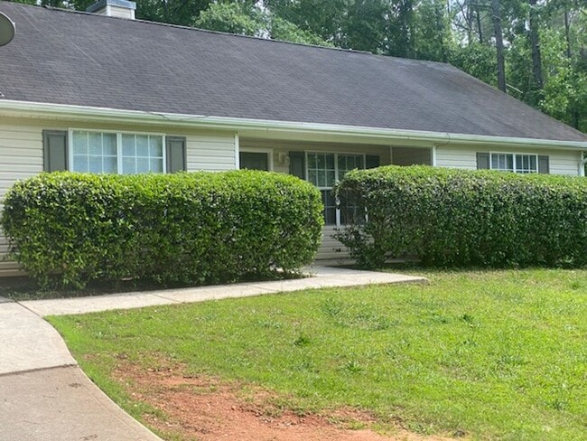 Building Photo - Ranch Style home in Locust Grove