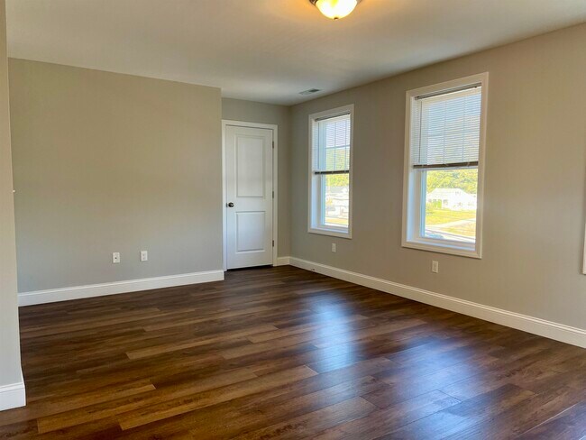 Building Photo - 448 Daniel Webster Hwy
