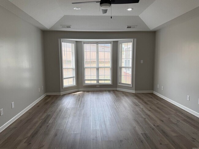 Building Photo - 1 Enclave Cir